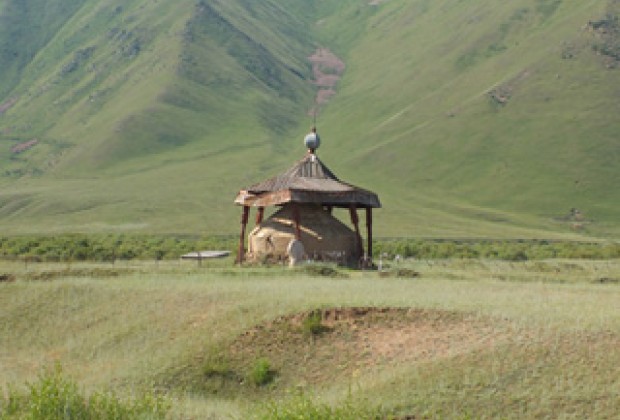 Das Grab vom kirgisischen Riesen