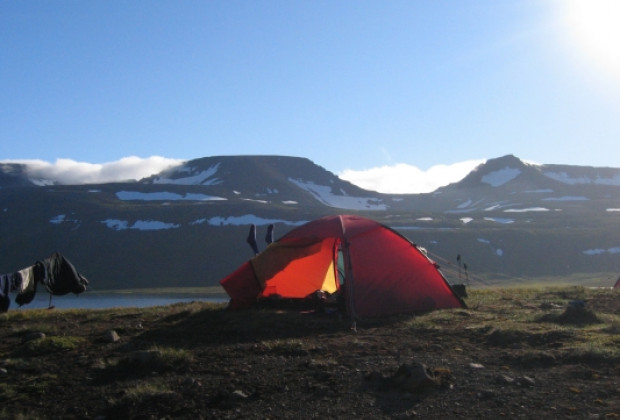 Camp in den Nordfjorden, Island