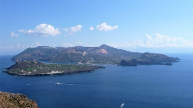 Blick von Lipari nach Vulcano